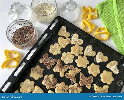 Schritt-für-Schritt-Anleitung Teigformen, Backblech mit Katzenzungen
