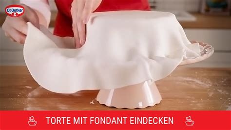Schritt-für-Schritt-Eindecken-mit-Fondant