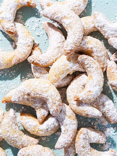 Schritt-für-Schritt-Fotos: Ausstechen, Formen und Backen von Kipferl