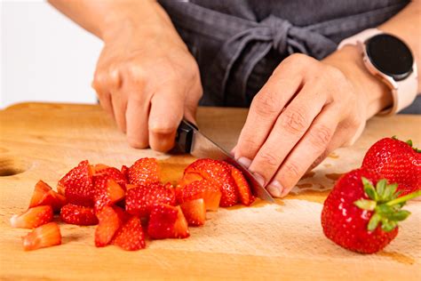 Schritt-für-Schritt-Fotos: Erdbeeren schneiden, Vanille auskratzen, Kochen, Abfüllen