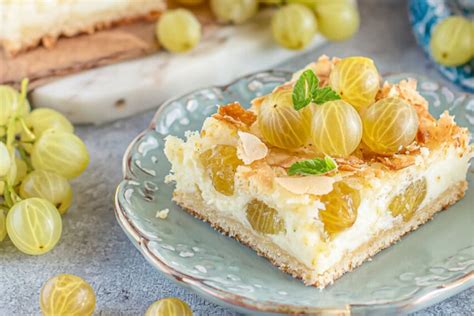 Schritt-für-Schritt-Fotos: Streuselboden, Pudding, Stachelbeeren, Mandeln