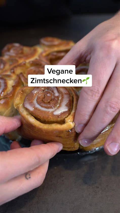 Schritt-für-Schritt-Fotostrecke: Einweichen, Schmelzen, Kneten, Ruhen, Ausrollen