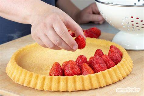 Schritt-für-Schritt-Grafik: Tortenboden backen und auskühlen lassen