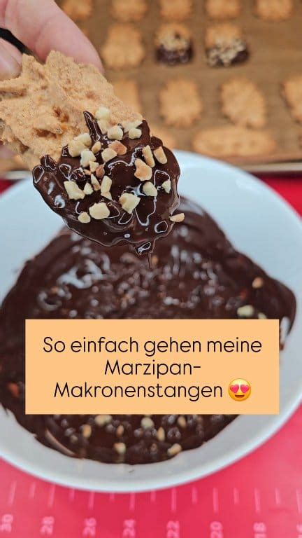 Schritt-für-Schritt-Infografik: Eiweiß schlagen, Mandeln unterheben, Böden backen