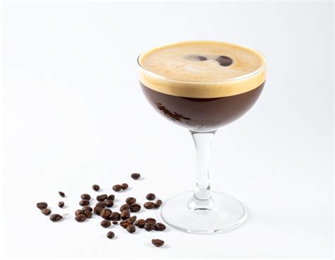 Schritt-für-Schritt-Infografik: Mixen eines Espresso-Schoko-Frappuccinos