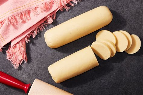 Schritt-für-Schritt-Möhrchen aus Marzipan