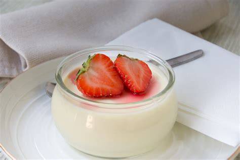 Schritt-für-Schritt-Skizze: Panna Cotta ohne Zucker und Blaubeer-Cheesecake (No-Refined Sugar)