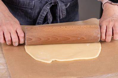Schritte: Marzipan ausrollen und auf Lebkuchen legen