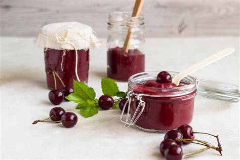 Schrittfolge: Amaretto-Kirschmarmelade im Thermomix, Zutaten und Gelierprobe