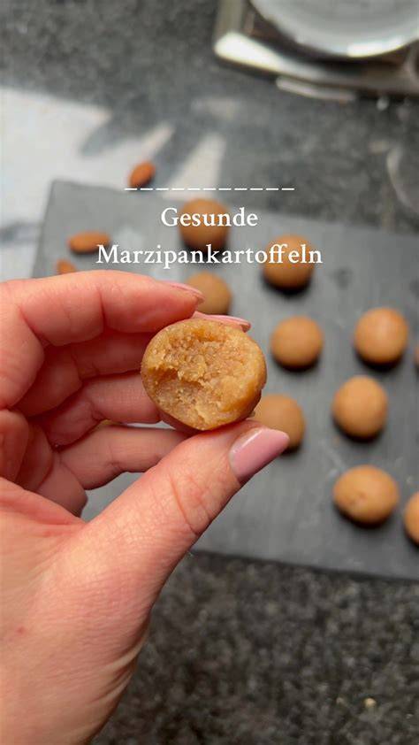 Schrittfolge: Marzipankartoffeln formen und dekorieren