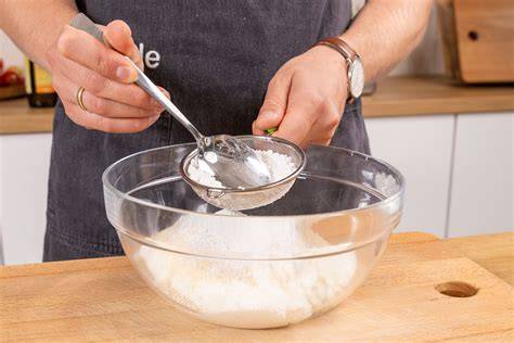 Schrittweise Zubereitung eines Mürbeteigbodens mit Quark