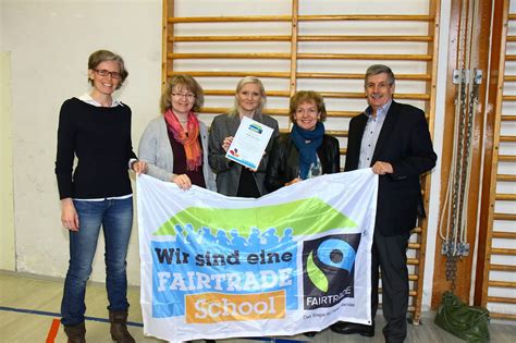 Schulkinder in einer von Fairtrade finanzierten Schule