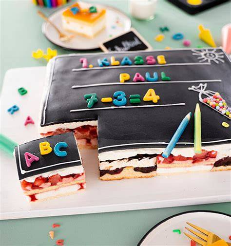 Schultafel-Kuchen mit Fondant-Deko