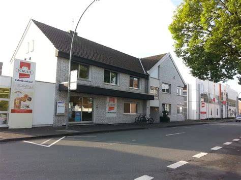 Schulte Feingebäck Fabrikverkauf - Produktionshalle und Verkaufsladen