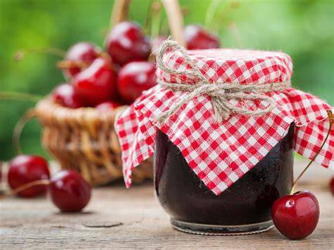 Schwarzwälder‑Kirsch‑Konfitüre mit Schokotropfen