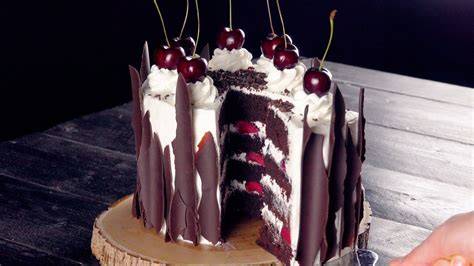 Schwarzwälder Kirschtorte als moderne Kühlschranktorte
