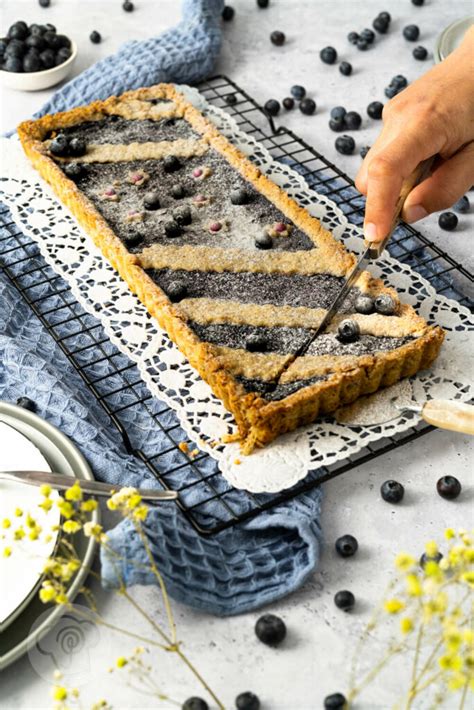 Schwedische Blaubeer-Tarte auf Mürbteigboden