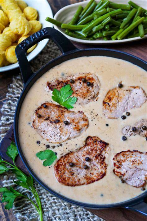 Schweinemedaillons mit Honig-Senf-Kruste und Brokkoli-Gratin