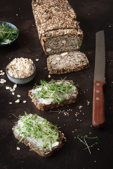 Selbstgebackenes Saatenbrot im Anschnitt