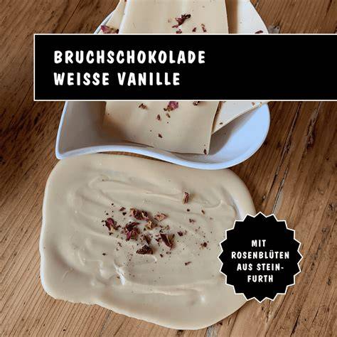 Selbstgemachte Bruchschokolade mit Vanille und Nüssen