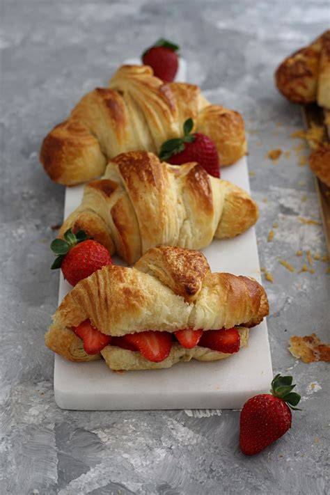 Selbstgemachte Croissants - süß und herzhaft