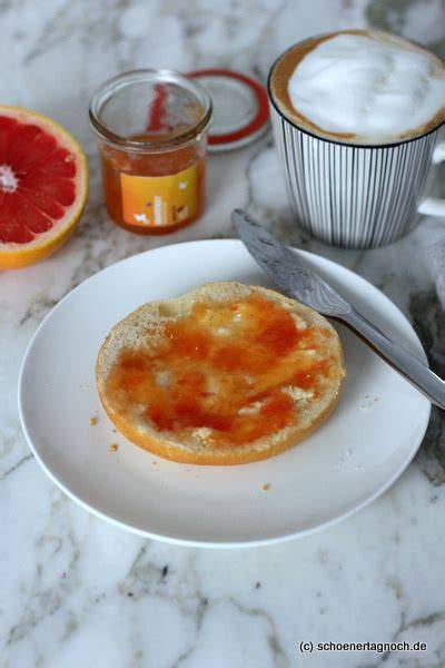 Selbstgemachte Grapefruit-Marmelade im Glas
