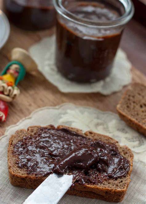 Selbstgemachte Haselnuss‑Schokocreme im Schraubglas