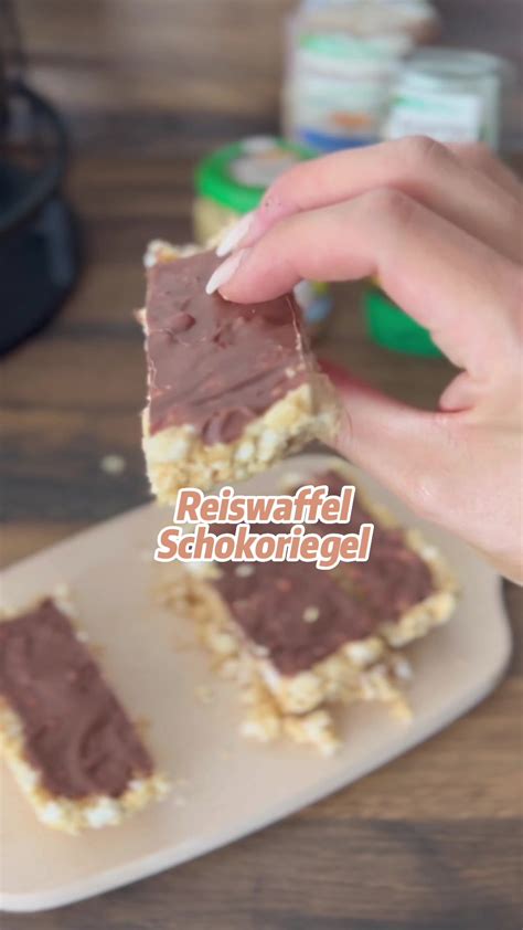 Selbstgemachte Schokoriegel mit mehreren Schokoladenschichten
