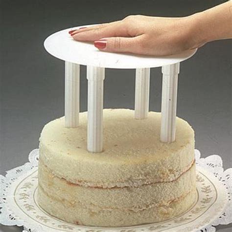 Selbstgemachte Variante der Adlon Torte auf Tortenplatte