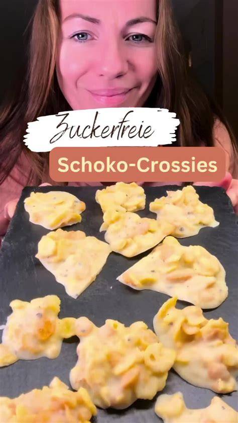 Selbstgemachte zuckerfreie Salbei-Bonbons auf Backpapier