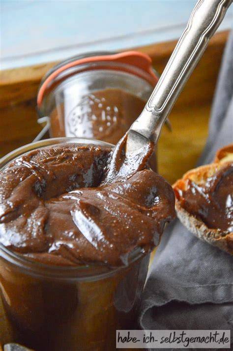 Selbstgemachter Lebkuchen-Schokoaufstrich im Glas