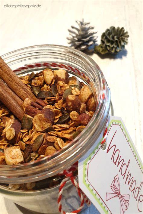 Selbstgemachtes Granola als Geschenk verpackt
