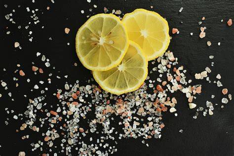 Selbstgemachtes Honigpeeling mit Meersalz