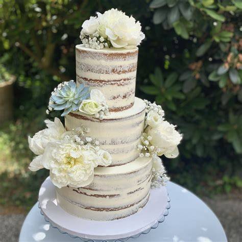 Semi Naked Cake mit Blüten