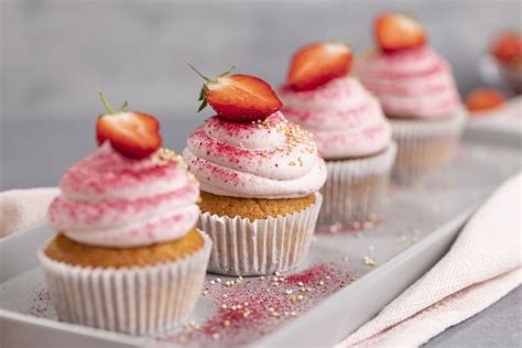 Seniorenteller-Beispiel mit Cupcakes und Schokodekor