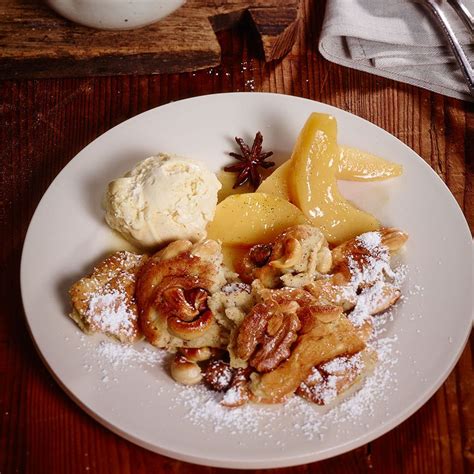 Servierideen: Grießknödel, Schmarren und Törtchen mit Quittenkompott