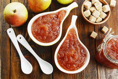 Serviervarianten der Birnenmarmelade