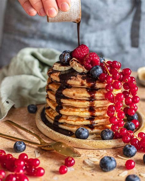 Serviervorschläge: Beeren, Puderzucker, Vanilleeis, Schokosauce