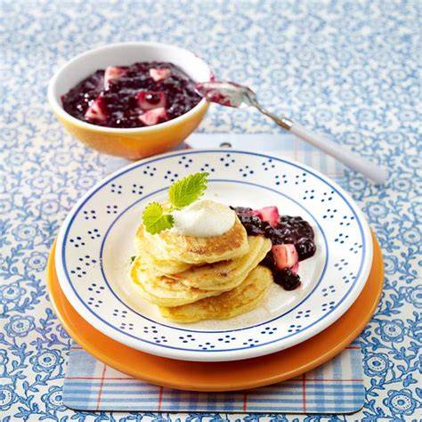 Serviervorschläge: Kompott zu Porridge, Pfannkuchen, Joghurt, Milchreis und Vanilleeis