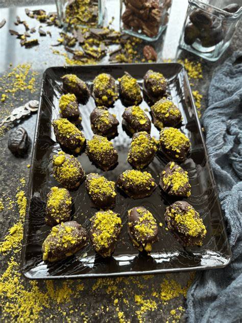 Serviervorschläge: Sterne, Taschen, Pralinen auf einer Platte