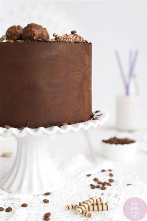 Serviervorschläge: Torten mit Ganache, Pralinenfüllungen, Obst-Desserts