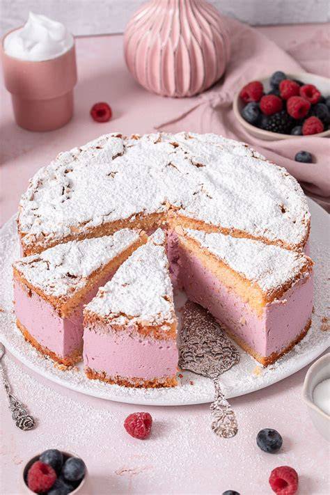 Serviervorschläge Oreo-Torte: Sahne, Beeren & Eis