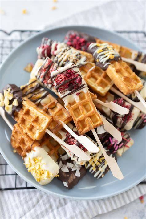 Serviervorschläge Zitronen-Joghurteis: im Glas, am Stiel, in der Waffel