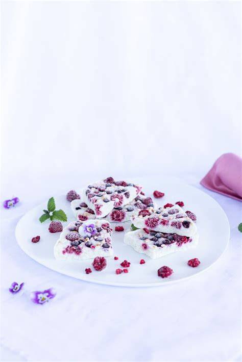 Serviervorschläge für zuckerfreie Vollkornwaffeln: Joghurt, Apfelmark, Beeren