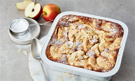 Serviervorschlag: Apfelauflauf mit Zimt-Mousse und Vanillesoße