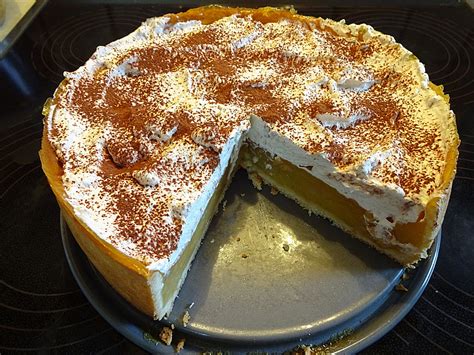 Serviervorschlag: Apfelkuchen mit Zimt-Zucker-Kruste und Sahne