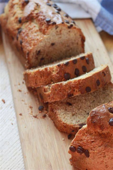 Serviervorschlag: Bananenbrot mit Schokodrops