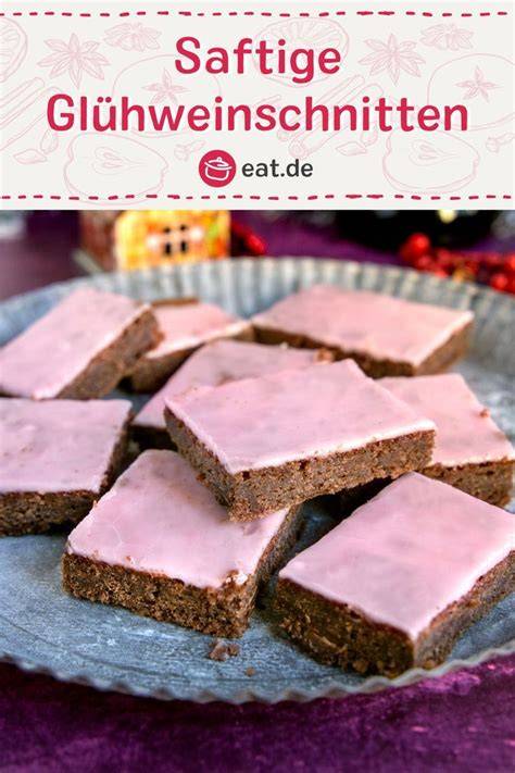 Serviervorschlag: Glühweinschnitten mit rosa Guss und Dekor
