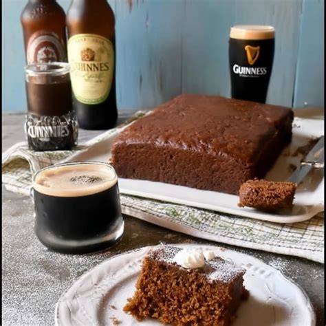 Serviervorschlag: Guinness Cake mit Kakaostaub und Schokonest