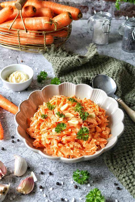 Serviervorschlag: Karottensalat mit Mayonnaise